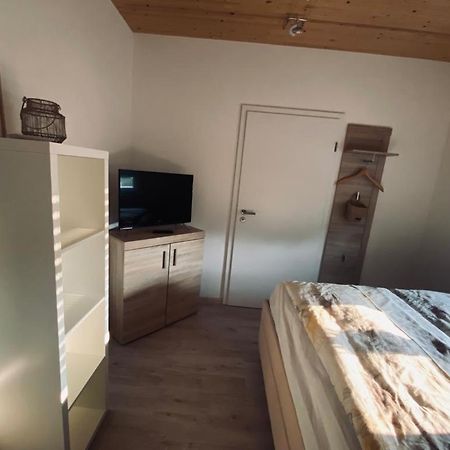 Zimmer M. Eigenem Bad Und Badewanne Direkt Am Wald Amöneburg Екстериор снимка
